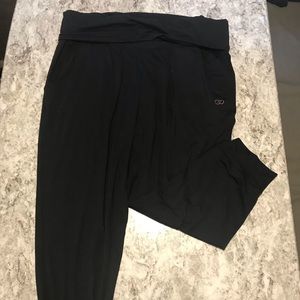CALIA by CARRIE UNDERWOOD Workout Capris
